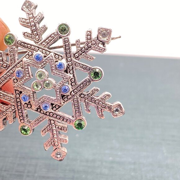 Vintage Rhinestone Snowflake Brooch Silver Tone With Green and Blue Rhinestones - Picture 4 of 10